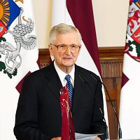 Дела идут в опасном направлении: миллионер Витолс предупреждает латышей от неверных шагов