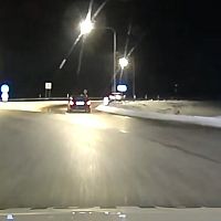 Полиция Кекавы ловит дрифтеров на скользких дорогах (видео)