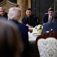 США дадут гарантии безопасности Украине в обмена на уступку территорий России: FT США дадут гарантии безопасности Украине в обмена на уступку территорий России: FT