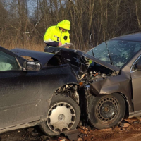 При лобовом столкновении в Риге погиб водитель
