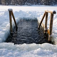 Жизнь Евгения перевернулась после купания в ледяной проруби: о чем (не) говорят мужчины