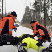 Необычное поздравление «Паулсу — от латвийской неотложки» стало хитом соцсетей (ВИДЕО)