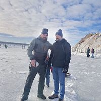 Герой, отзовись! Провалившийся под лед мужчина ищет своего спасителя (ФОТО)