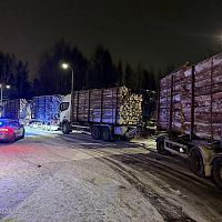 Почему заносит фуры: полиция зафиксировала превышение груза по весу на 17 тонн! (ФОТО)