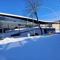 «Серьезно?» Крышу торгового центра повредил снег, но он продолжает работу