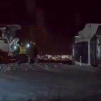 Водитель автобуса остался без ног, пассажиры с тяжелыми переломами: ДТП на Лиепайском шоссе (ВИДЕО)