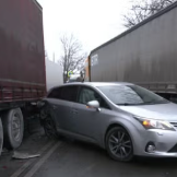 В Риге легковушку зажало между двух фур: подробности ДТП