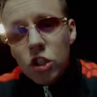 Латвийский рэпер прижился в РФ и получил гражданство: лишат ли его латвийского? (ВИДЕО)