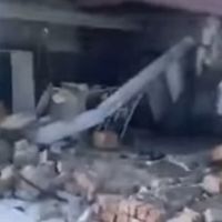 Мощный взрыв разнес продуктовый магазин: пострадали две продавщицы (ВИДЕО)