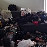 «Подарок» от многодетной семьи: неблагодарность жильцов шокировала мужчину (ВИДЕО)