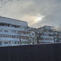 «Стоит, как гнилой зуб»: что происходит с взорванным домом на Баускас? (ФОТО)