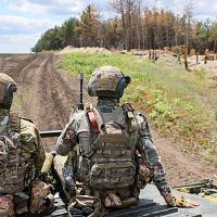 «Это уже начинает утомлять»: Посол ЛР в НАТО критикует очередной «сценарий захвата Балтии»