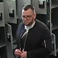 Подозревают в нехорошем: полиция просит помощи в розыске (ФОТО)