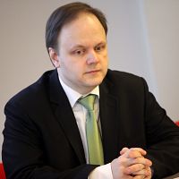 «Когда эти мерзавцы наконец лопнут?» Пойканс возмущен жадностью в Rail Baltica