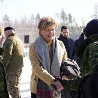 В сфере оборонной промышленности у нас много успехов: Браже хвастается