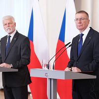 В чём цель? Петр Павел требует прекратить войну с Ираном и начать переговоры. А Ринкевич?