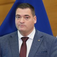 А ты возьми и купи слона! Ратниекс обещает помощь Рижскому зоопарку