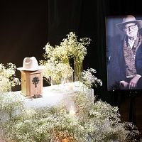 Rīgas Latviešu biedrības namā vairāki simti atvadījās no kinorežisora un scenārista Streiča