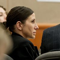 Американку, автора книги о том, как пережить утрату мужа, обвинили в его убийстве при отягчающих