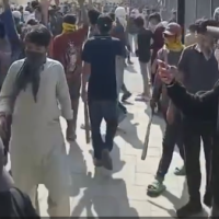 В Карачи проиранские протестующие ворвались в консульство США, охрана открыла огонь, 9 человек убиты В Карачи проиранские протестующие ворвались в консульство США, охрана открыла огонь, 9 человек убиты