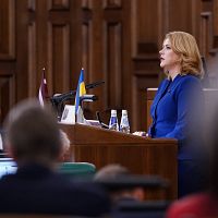 Мы и так вымираем, а тут ещё рельсы в Россию не разобраны: депутаты обрушились на Силиню