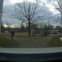 Пьяный и без прав: как полиция в Межциемсе самокатчика ловила