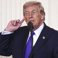 «И всё то он делает не так!» Но никто из критиков Трампа не говорит, а как надо. Научите, отцы!