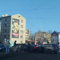 Пятница, 13-е: на Бривибас столкнулись 3 машины (ВИДЕО)