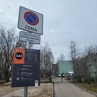 Из «баронов» в «короли улиц»: среди многоэтажек Риги плодятся платные парковки Из «баронов» в «короли улиц»: среди многоэтажек Риги плодятся платные парковки