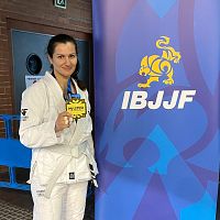 Победа за 30 секунд: латвийская спортсменка стала лучшей в Европе на турнире по джиу джитсу