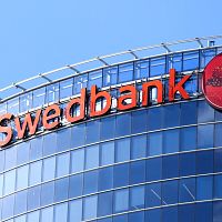 Оформляла и закрывала без ведома клиентов: экс-сотрудницу Swedbank посадили на шесть лет