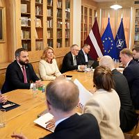 Слетали с министрами в Милан: как «Новое единство» на озере Комо свой «отпуск» проводило