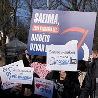 Диабет не выбирают: у здания Кабмина прошёл пикет пациентов