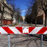 Под давлением скандала: Рига оперативно убрала барьер на улице Варну для экстренных служб