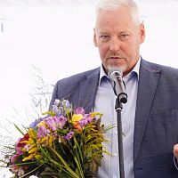 «О каком патриотизме там можно говорить?»  Шмитс о жизни в бедных регионах