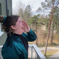 В стиле панк: шведка планирует удивить народ на чемпионате по имитации криков чаек. ВИДЕО