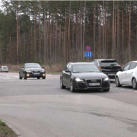 Опасный перекресток в Риге пугает водителей: СМИ