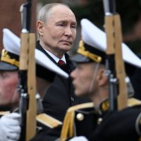 Перемирие на 9 мая: парад в Москве; Фицо в Кремле; удары по Украине, но меньшего масштаба