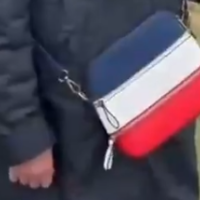 «Tommy Hilfiger — теперь флаг РФ?!» В сети циркулирует ролик, снятый 9 мая в Саласпилсе (ВИДЕО)