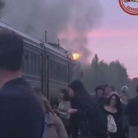 Поезд вспыхнул на пути в Даугавпилс — на месте работают экстренные службы