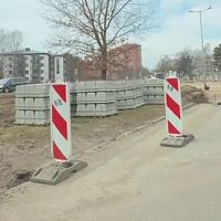 «Иманта, здесь вообще кто-то видел рабочих?» Водители кроют матом ремонты в Риге (ВИДЕО)