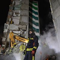 В Киеве ракета РФ попала в жилую девятиэтажку, погибли более 20 человек: в городе траур