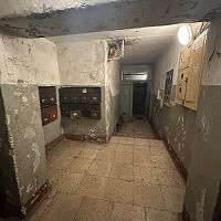 Кто должен чинить подъезды? Фото «убитой» парадной разозлило Ригу