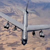 В Калифорнии рухнул бомбардировщик B-52: восемь погибших