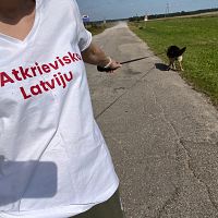 «Мы тебя посадим!» Ланге угрожали на автобусной остановке «Мы тебя посадим!» Ланге угрожали на автобусной остановке