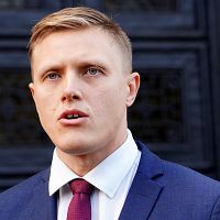 «Правильно делает, что беспокоится». Домбрава обещает ускорить депортации и проверить гранты НПО