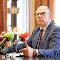 Тень путинизма накрывает Латвию: Pietiek разлодил по полкам речь генпрокурора Мейстерса