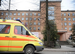 Pēc lietusgāzēm Stradiņa slimnīcā applūdusi nodaļa, pārvietoti 32 pacienti