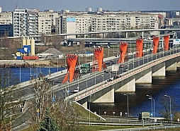 Rīgā uz Dienvidu tilta samazinās atļauto braukšanas ātrumu