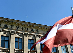Deputāti spriedīs par saturu svešvalodās Latvijas sabiedriskajā medijā no 2026.gada